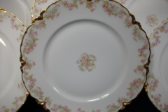 HAVILAND FLORAL GARLAND SCH 525- DINNER PLATE 9 5/8" ..... https://www.jaapiesfinechinastore.com