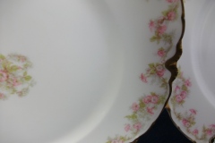 HAVILAND FLORAL GARLAND SCH 525- DINNER PLATE 9 5/8" ..... https://www.jaapiesfinechinastore.com