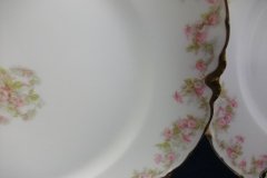 HAVILAND FLORAL GARLAND SCH 525- DINNER PLATE 9 5/8" ..... http://jaapiesfinechinastore.com