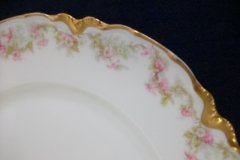 HAVILAND FLORAL GARLAND SCH 525- DINNER PLATE 9 5/8" ..... http://jaapiesfinechinastore.com