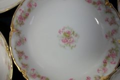 HAVILAND FLORAL GARLAND SCH 525-  FRUIT DESSERT BOWL..... http://jaapiesfinechinastore.com