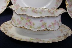HAVILAND FLORAL GARLAND SCH 525- GRAVY BOAT WITH ATTACHED UNDERPLATE   ..... http://jaapiesfinechinastore.com