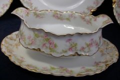 HAVILAND FLORAL GARLAND SCH 525- GRAVY BOAT WITH ATTACHED UNDERPLATE   ..... http://jaapiesfinechinastore.com