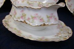 HAVILAND FLORAL GARLAND SCH 525- GRAVY BOAT WITH ATTACHED UNDERPLATE   ..... http://jaapiesfinechinastore.com