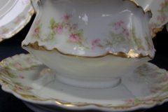 HAVILAND FLORAL GARLAND SCH 525- GRAVY BOAT WITH ATTACHED UNDERPLATE   ..... http://jaapiesfinechinastore.com