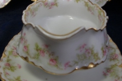 HAVILAND FLORAL GARLAND SCH 525- GRAVY BOAT WITH ATTACHED UNDERPLATE   ..... https://www.jaapiesfinechinastore.com