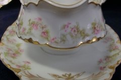 HAVILAND FLORAL GARLAND SCH 525- GRAVY BOAT WITH ATTACHED UNDERPLATE   ..... http://jaapiesfinechinastore.com