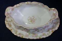 HAVILAND FLORAL GARLAND SCH 525- GRAVY BOAT WITH ATTACHED UNDERPLATE   ..... http://jaapiesfinechinastore.com