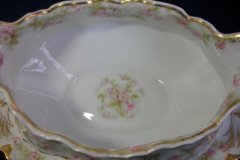 HAVILAND FLORAL GARLAND SCH 525- GRAVY BOAT WITH ATTACHED UNDERPLATE   ..... http://jaapiesfinechinastore.com