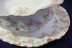 HAVILAND FLORAL GARLAND SCH 525- GRAVY BOAT WITH ATTACHED UNDERPLATE   ..... http://jaapiesfinechinastore.com