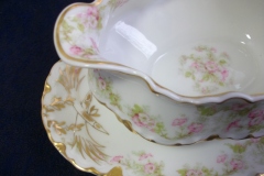 HAVILAND FLORAL GARLAND SCH 525- GRAVY BOAT WITH ATTACHED UNDERPLATE   ..... https://www.jaapiesfinechinastore.com