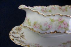 HAVILAND FLORAL GARLAND SCH 525- GRAVY BOAT WITH ATTACHED UNDERPLATE   ..... http://jaapiesfinechinastore.com
