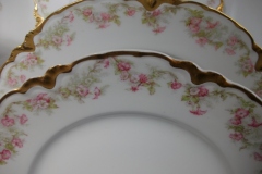 HAVILAND FLORAL GARLAND SCH 525- LUNCH PLATE 8 1/2" ..... https://www.jaapiesfinechinastore.com