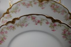 HAVILAND FLORAL GARLAND SCH 525- LUNCH PLATE 8 1/2" ..... http://jaapiesfinechinastore.com
