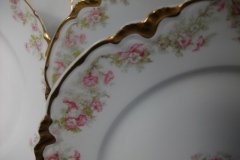 HAVILAND FLORAL GARLAND SCH 525- LUNCH PLATE 8 1/2" ..... http://jaapiesfinechinastore.com