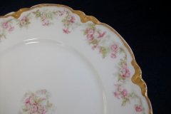 HAVILAND FLORAL GARLAND SCH 525- LUNCH PLATE 8 1/2" ..... http://jaapiesfinechinastore.com