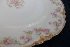 HAVILAND FLORAL GARLAND SCH 525- LUNCH PLATE 8 1/2" ..... http://jaapiesfinechinastore.com