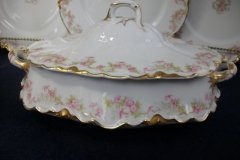 HAVILAND FLORAL GARLAND SCH 525- OVAL COVERED  SERVING BOWL   ..... http://jaapiesfinechinastore.com