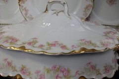 HAVILAND FLORAL GARLAND SCH 525- OVAL COVERED  SERVING BOWL   ..... http://jaapiesfinechinastore.com
