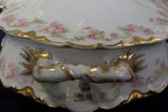 HAVILAND FLORAL GARLAND SCH 525- OVAL COVERED  SERVING BOWL   ..... http://jaapiesfinechinastore.com