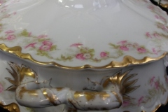 HAVILAND FLORAL GARLAND SCH 525- OVAL COVERED  SERVING BOWL   ..... https://www.jaapiesfinechinastore.com