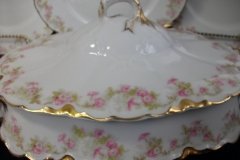 HAVILAND FLORAL GARLAND SCH 525- OVAL COVERED  SERVING BOWL   ..... http://jaapiesfinechinastore.com