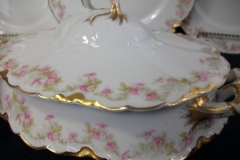 HAVILAND FLORAL GARLAND SCH 525- OVAL COVERED  SERVING BOWL   ..... https://www.jaapiesfinechinastore.com