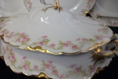 HAVILAND FLORAL GARLAND SCH 525- OVAL COVERED  SERVING BOWL   ..... http://jaapiesfinechinastore.com