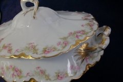 HAVILAND FLORAL GARLAND SCH 525- OVAL COVERED  SERVING BOWL   ..... http://jaapiesfinechinastore.com