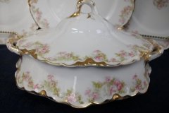 HAVILAND FLORAL GARLAND SCH 525- ROUND COVERED  SERVING BOWL   ..... http://jaapiesfinechinastore.com