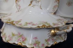 HAVILAND FLORAL GARLAND SCH 525- ROUND COVERED  SERVING BOWL   ..... http://jaapiesfinechinastore.com
