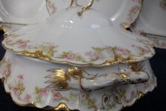 HAVILAND FLORAL GARLAND SCH 525- ROUND COVERED  SERVING BOWL   ..... http://jaapiesfinechinastore.com