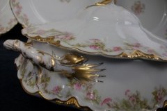 HAVILAND FLORAL GARLAND SCH 525- ROUND COVERED  SERVING BOWL   ..... http://jaapiesfinechinastore.com