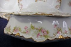 HAVILAND FLORAL GARLAND SCH 525- ROUND COVERED  SERVING BOWL   ..... http://jaapiesfinechinastore.com