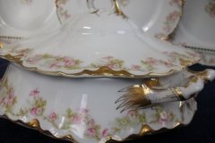 HAVILAND FLORAL GARLAND SCH 525- ROUND COVERED  SERVING BOWL   ..... http://jaapiesfinechinastore.com