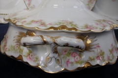 HAVILAND FLORAL GARLAND SCH 525- ROUND COVERED  SERVING BOWL   ..... https://www.jaapiesfinechinastore.com