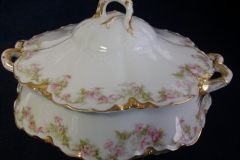 HAVILAND FLORAL GARLAND SCH 525- ROUND COVERED  SERVING BOWL   ..... https://www.jaapiesfinechinastore.com