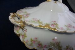 HAVILAND FLORAL GARLAND SCH 525- ROUND COVERED  SERVING BOWL   ..... http://jaapiesfinechinastore.com