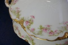 HAVILAND FLORAL GARLAND SCH 525- ROUND COVERED  SERVING BOWL   ..... http://jaapiesfinechinastore.com