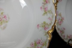 HAVILAND FLORAL GARLAND SCH 525- SALAD PLATE 7 1/2" ..... http://jaapiesfinechinastore.com