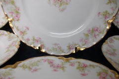 HAVILAND FLORAL GARLAND SCH 525- SALAD PLATE 7 1/2" ..... https://www.jaapiesfinechinastore.com