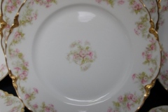 HAVILAND FLORAL GARLAND SCH 525- SALAD PLATE 7 1/2" ..... https://www.jaapiesfinechinastore.com