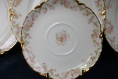 HAVILAND FLORAL GARLAND SCH 525-  SAUCER  FOR TEA CUP..... https://www.jaapiesfinechinastore.com