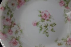 HAVILAND ROSE GARLAND- RIM BERRY BOWL  5  1/16" ..... http://jaapiesfinechinastore.com