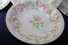 HAVILAND ROSE GARLAND- RIM BERRY BOWL  5  1/16" ..... http://jaapiesfinechinastore.com