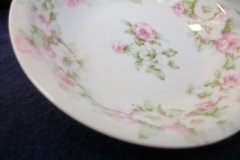 HAVILAND ROSE GARLAND- RIM BERRY BOWL  5  1/16" ..... http://jaapiesfinechinastore.com