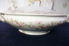 HAVILAND ROSE GARLAND-   COVERED SERVING BOWL   ..... http://jaapiesfinechinastore.com