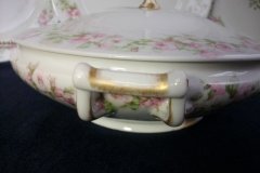 HAVILAND ROSE GARLAND-   COVERED SERVING BOWL   ..... http://jaapiesfinechinastore.com
