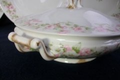 HAVILAND ROSE GARLAND-   COVERED SERVING BOWL   ..... http://jaapiesfinechinastore.com
