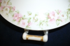 HAVILAND ROSE GARLAND-   COVERED SERVING BOWL   ..... https://www.jaapiesfinechinastore.com